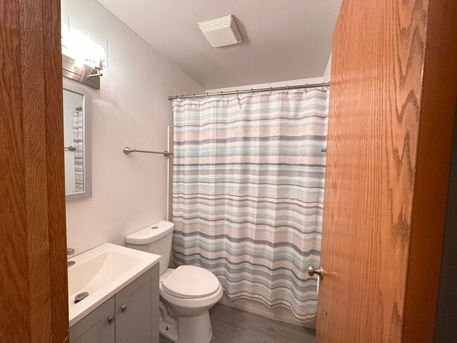 Building Photo - 2337 Carling Dr