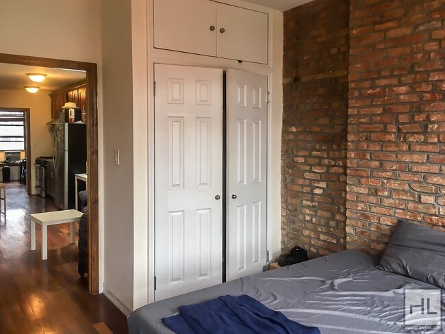 Foto del edificio - 700 Sackett St