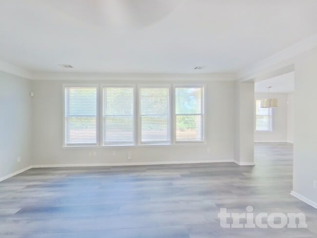 Foto del edificio - 7457 Mistydawn Dr