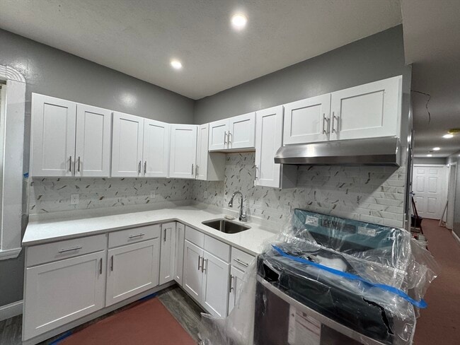 Building Photo - 419 Seaver St