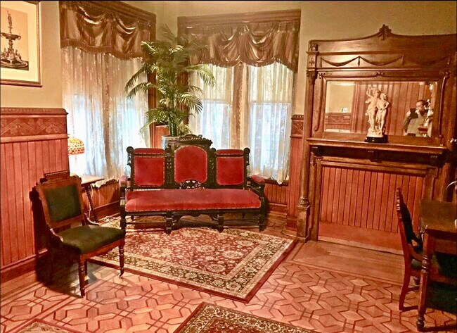 Foyer & Stairs - 728 N 5th St