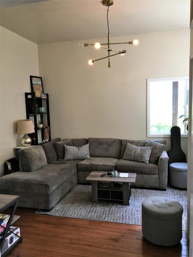 Building Photo - 5 bedroom in San Francisco CA 94115