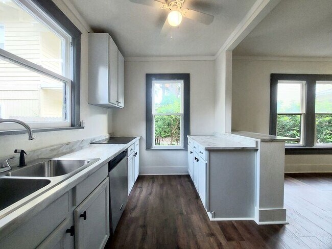 Foto del edificio - 730 Johnson Ave