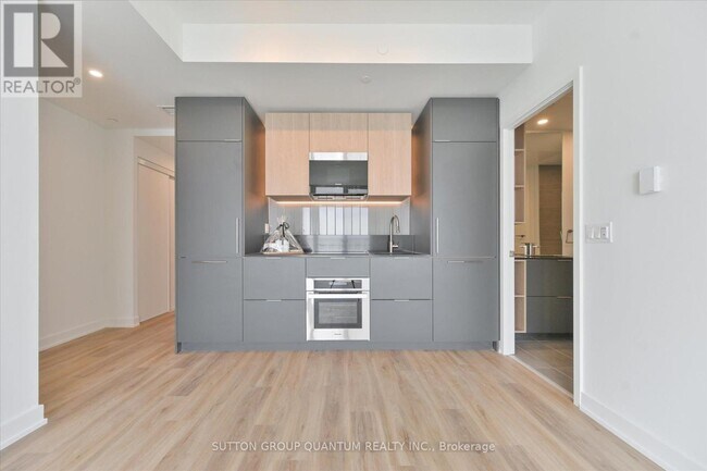 Photo du bâtiment - 1 Fairview Rd E