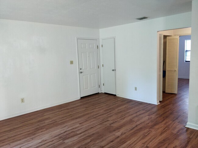 Living Room - 2109 Sandcastle Dr