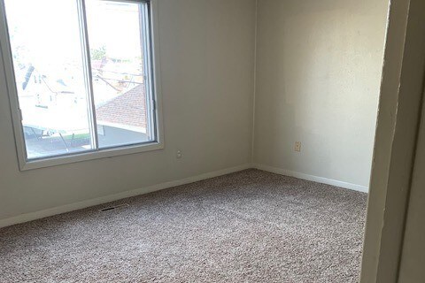 1 bedroom - 407 W Main St