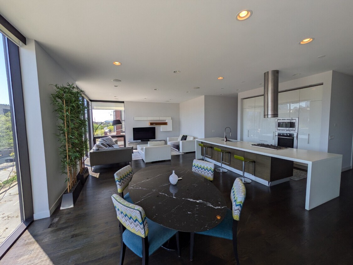 Foto principal - 622 N Ashland Ave