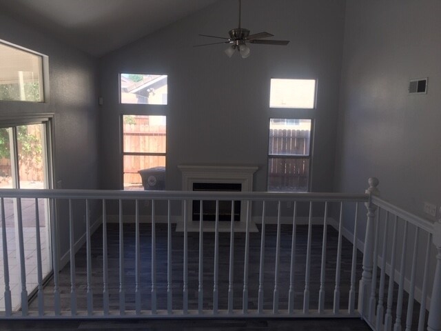 Building Photo - 8669 Gossamer Way