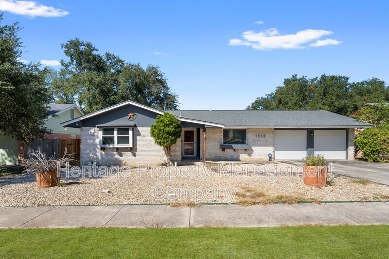 Foto principal - 7015 Forest Pine St