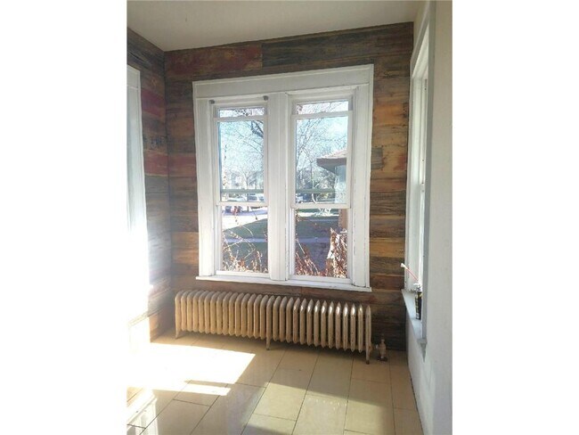 Foto del edificio - 3622 3rd Ave S