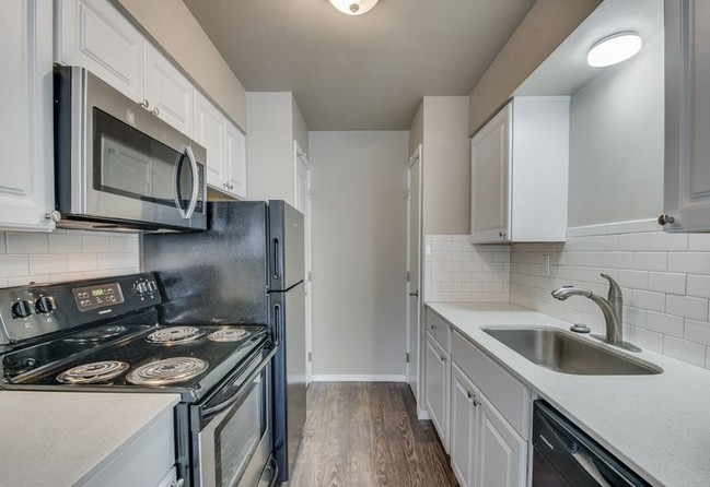 Kitchen - The Terraces at Lakehurst