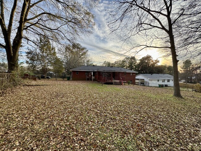 Foto del edificio - 556 Lamar Dr