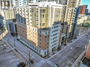 Building Photo - 150 Main St W