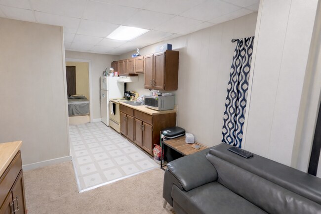 Building Photo - 414 N 11th St