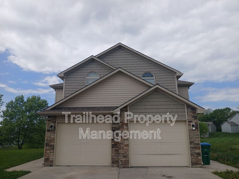 Foto principal - 21616 Westover Ct