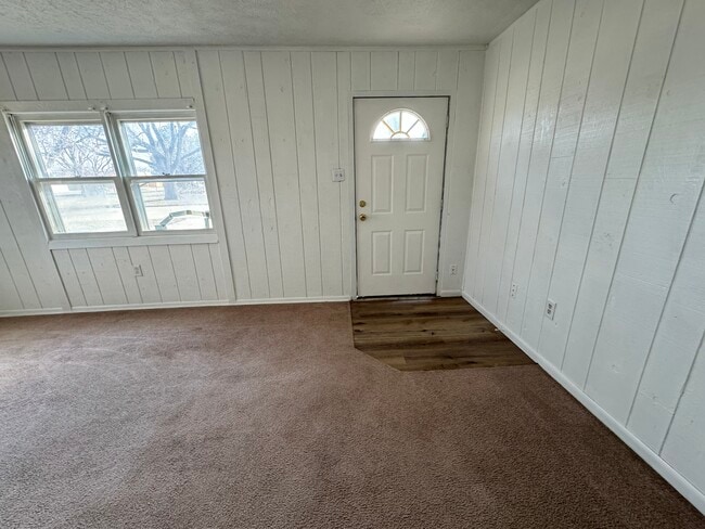 Building Photo - 720 Birch Dr