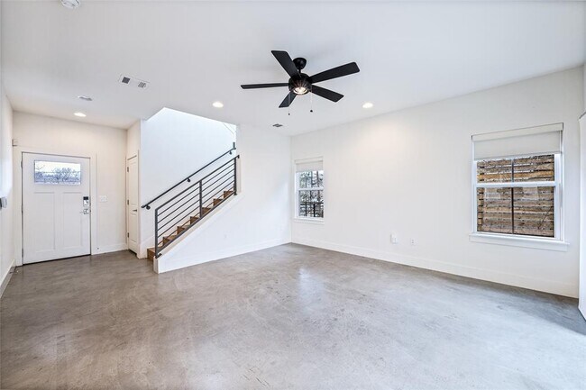 Building Photo - 1213 Eleanor St