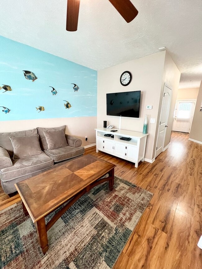 Building Photo - ADORABLE Beach cottage across the street f...