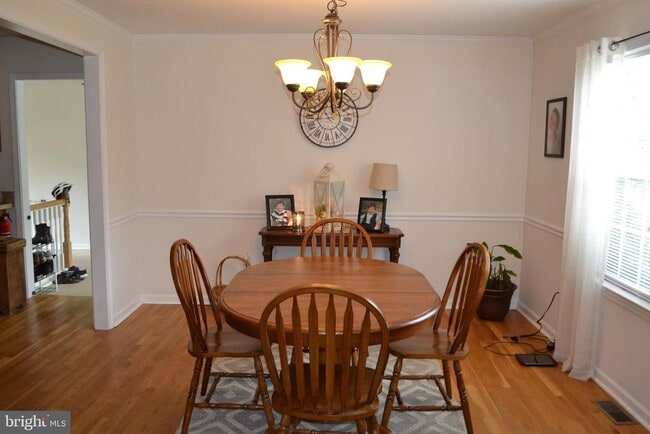 Building Photo - 38 Upland Ave