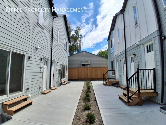 Building Photo - SPACIOUS 1 BEDS, 1 BATHS BASEMENT SUITE | PRIVATE REAR ENTRY & ABUNDANT NATURAL LIGHT