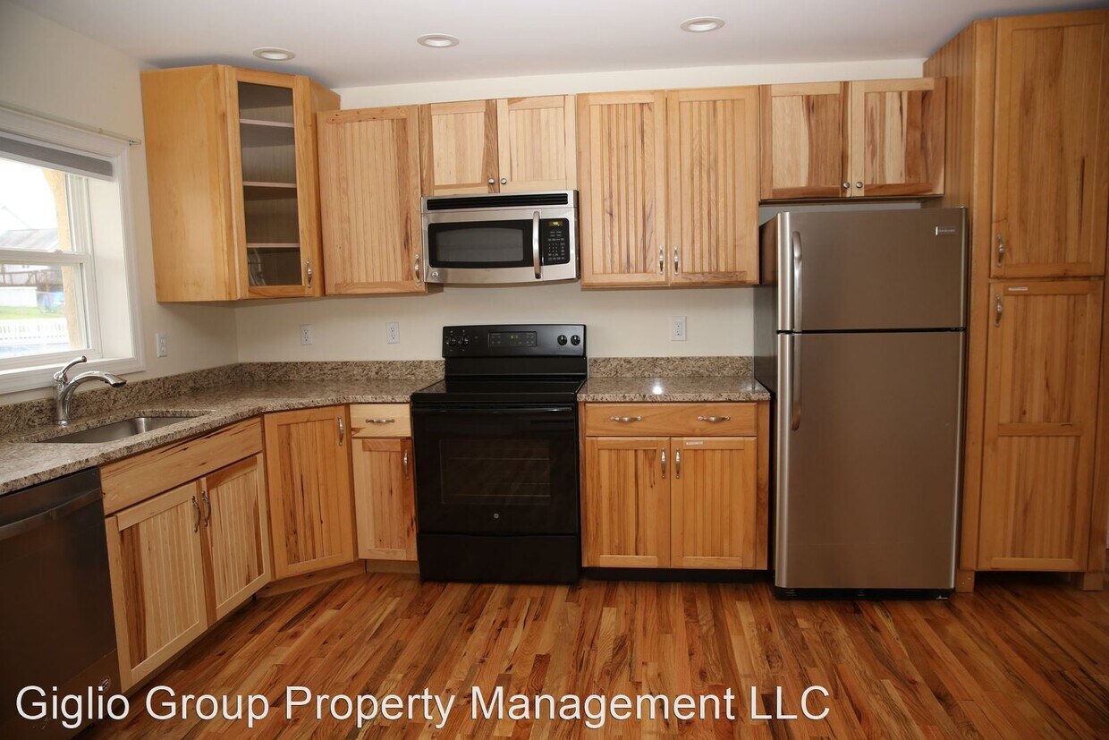 Primary Photo - 1308 Winton St