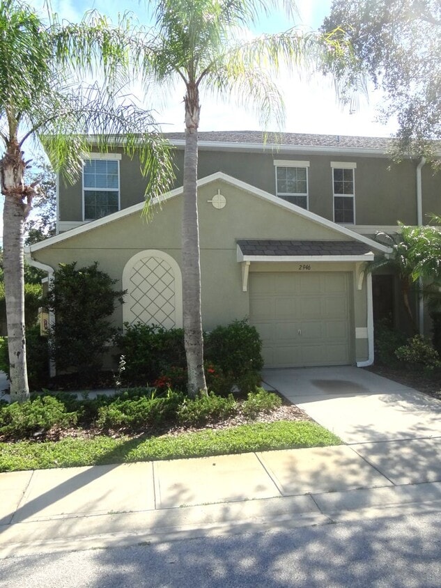4 bedroom, 2.5 bath, 1 car garage townhouse - 4 bedroom, 2.5 bath, 1 car garage townhouse