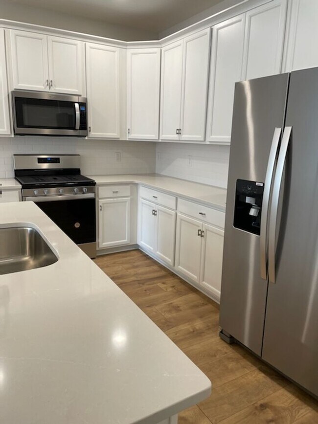 Foto del edificio - BRAND NEW- 3 Bd 2.5 BA Townhome Available for Lease - Greer, SC