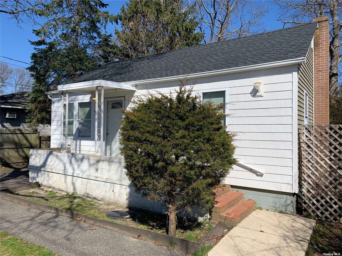 Primary Photo - 43 Fairview Dr