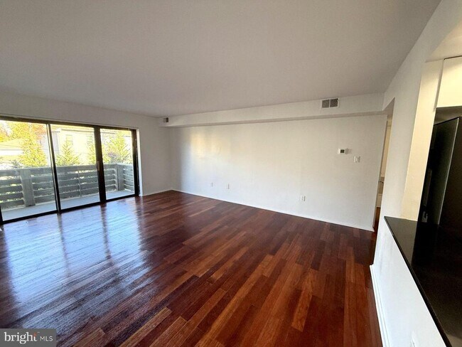 Foto del edificio - 606 Cooper Landing Rd