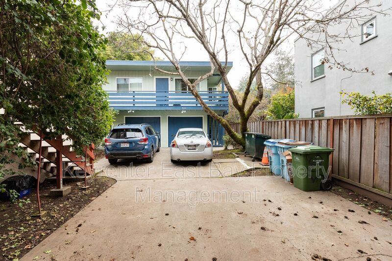 Primary Photo - 3111 College Ave