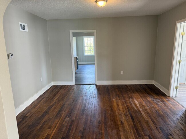 Foto del edificio - 629 Catalpa St