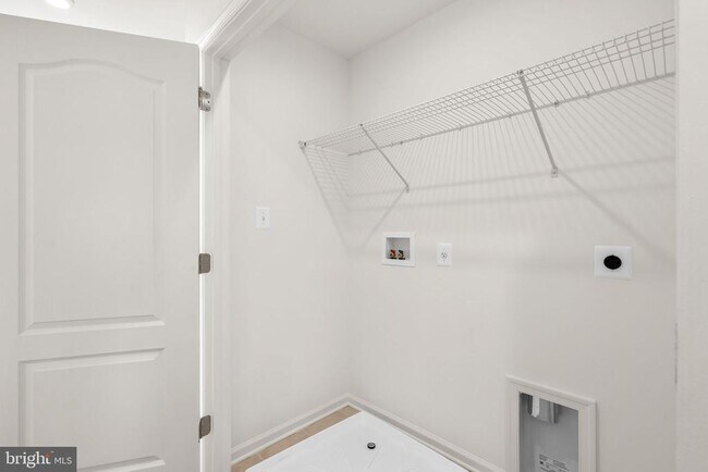 Foto del edificio - 8269 Longford Rd