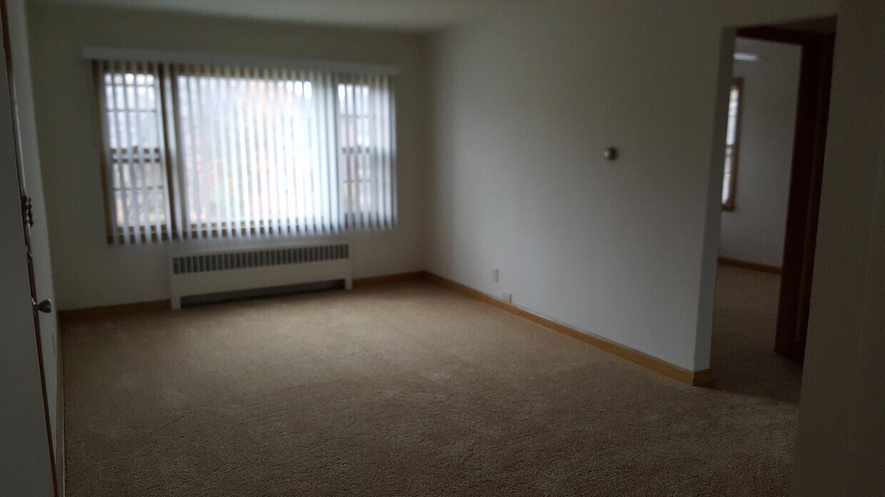 Primary Photo - 313 N 75th St