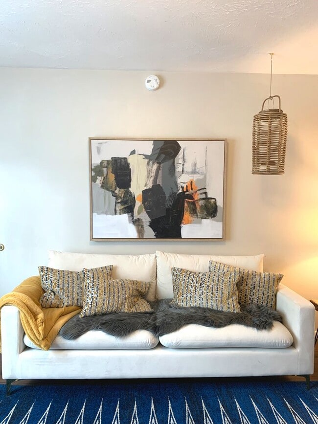 Building Photo - 140-142 Pine St