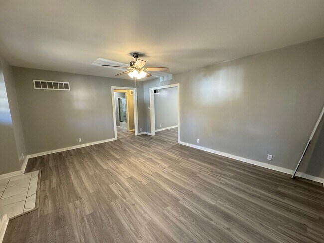 Foto del edificio - short term lease available