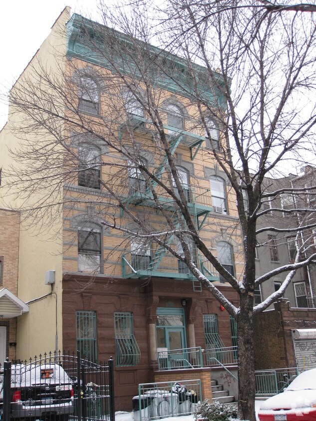 Building Photo - 1125 Putnam Ave