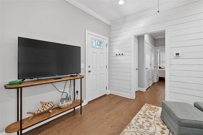 Building Photo - 301 3rd Ave