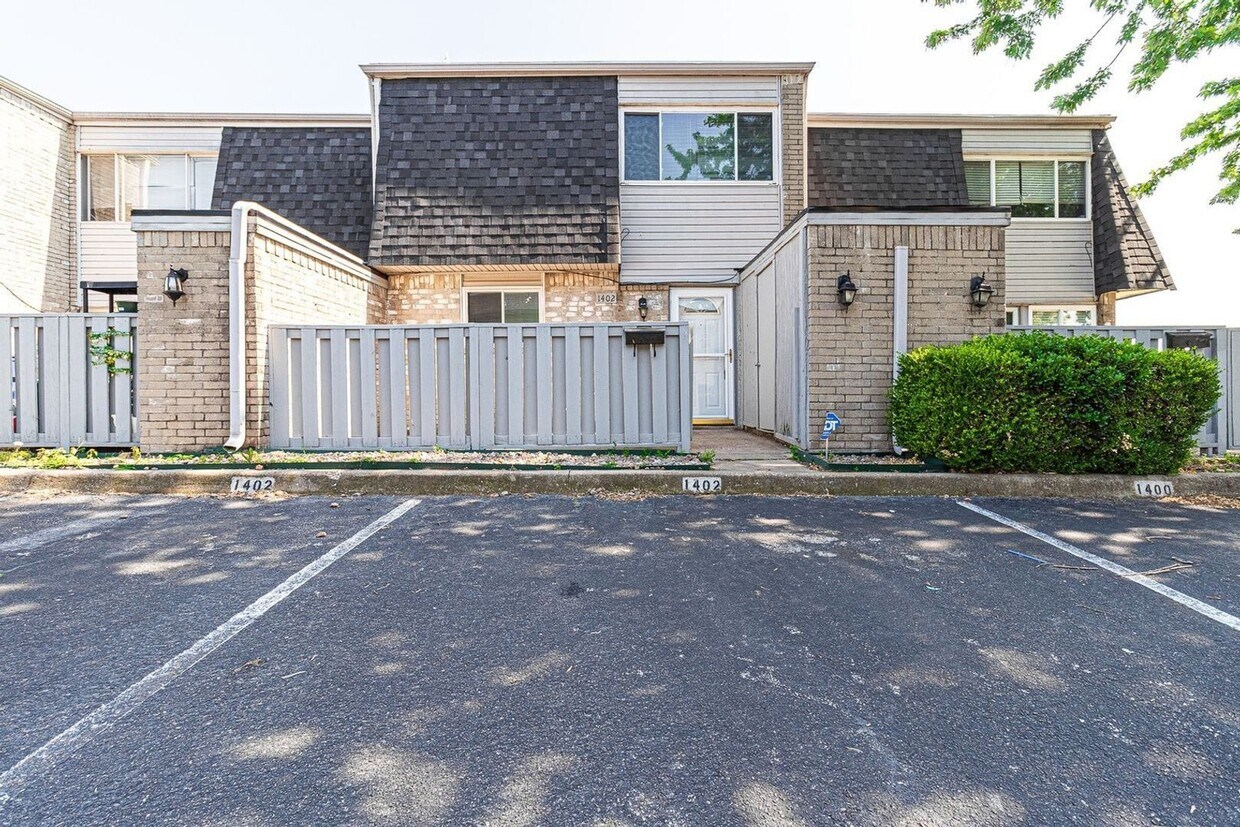 Foto principal - 1402 Bill Carrol Dr