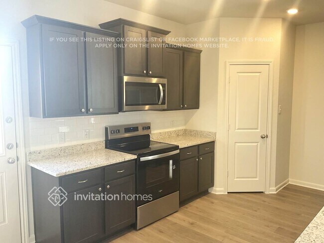 Building Photo - 10020 Pilot Pl