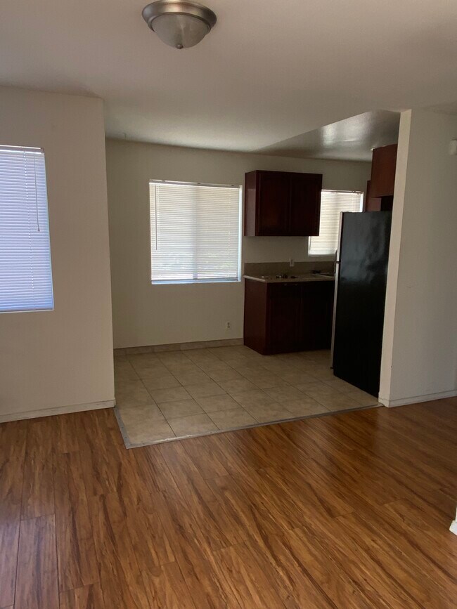 Dining Kitchen - 1275 S Dunsmuir Ave