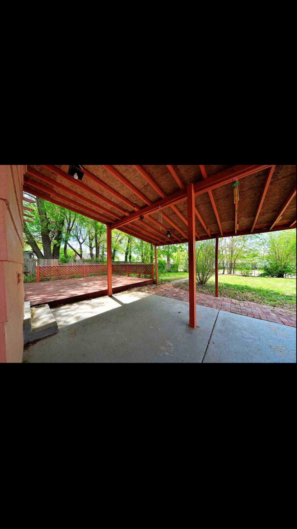 Building Photo - $995 - 3 bed 2 bath - Single Family Home