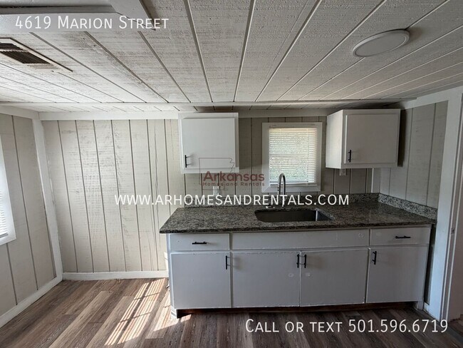 Building Photo - 4619 Marion St