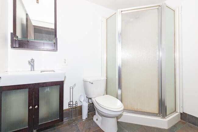 Building Photo - 1087 Flushing Ave