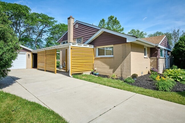 Foto del edificio - 1226 Longmeadow Dr