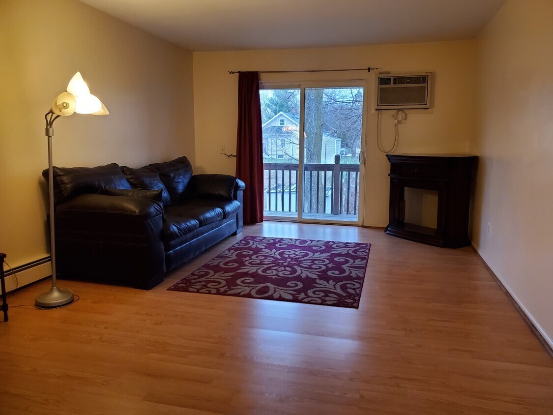 626 Lynn Ave Unit 1, Kalamazoo, MI 49008 Condo for Rent in Kalamazoo