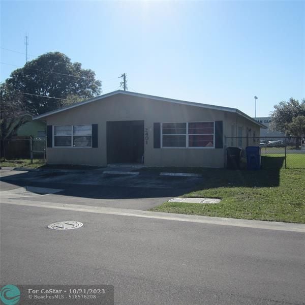 2409 NW 23rd Ln Unit 1, Fort Lauderdale, FL 33311 Room for Rent in