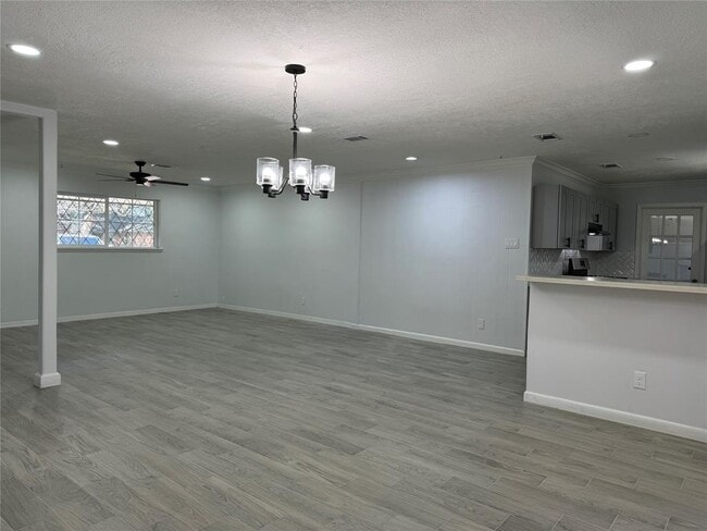 Building Photo - 1710 Longhorn Dr