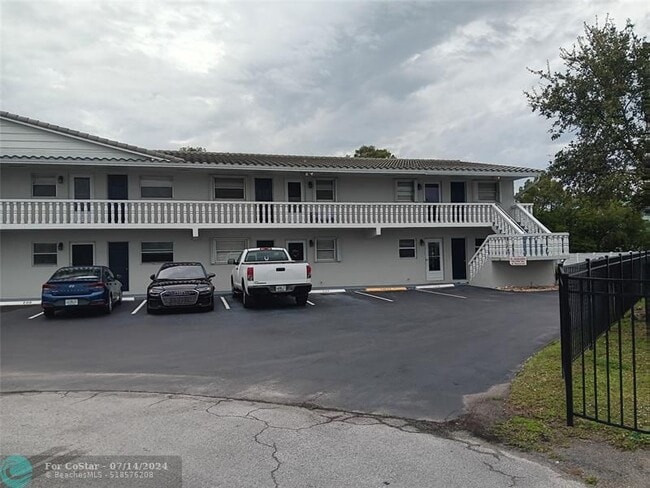 Building Photo - 1400 NE 55th St