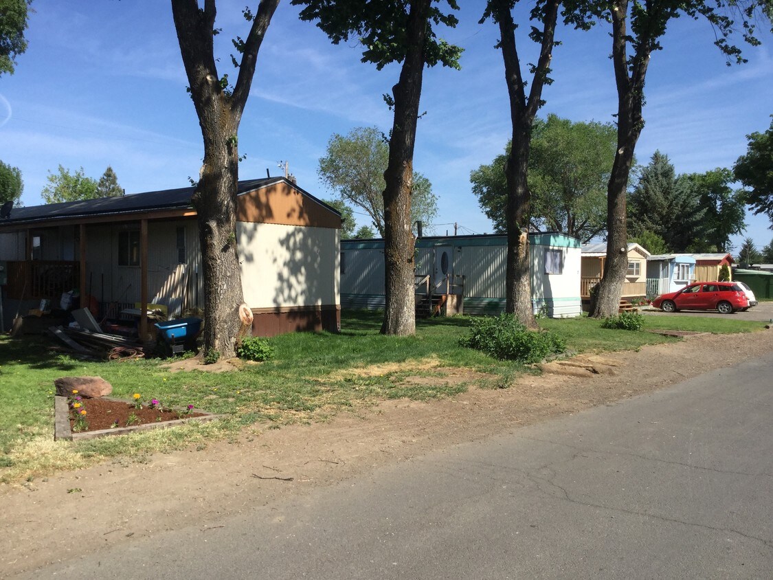 Culver Mobile Home Park Apartments in Culver, OR