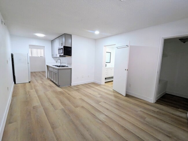 Building Photo - 2584 S Centinela Ave